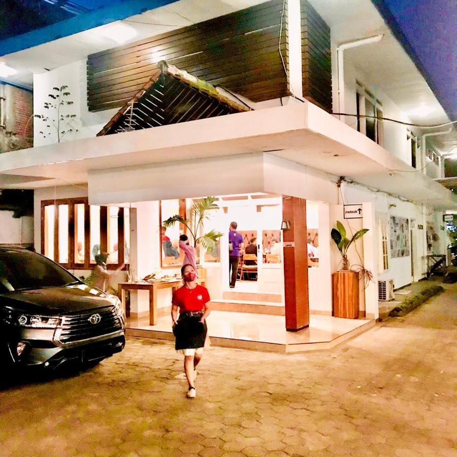 Belaya Hotel Jepara Exterior photo